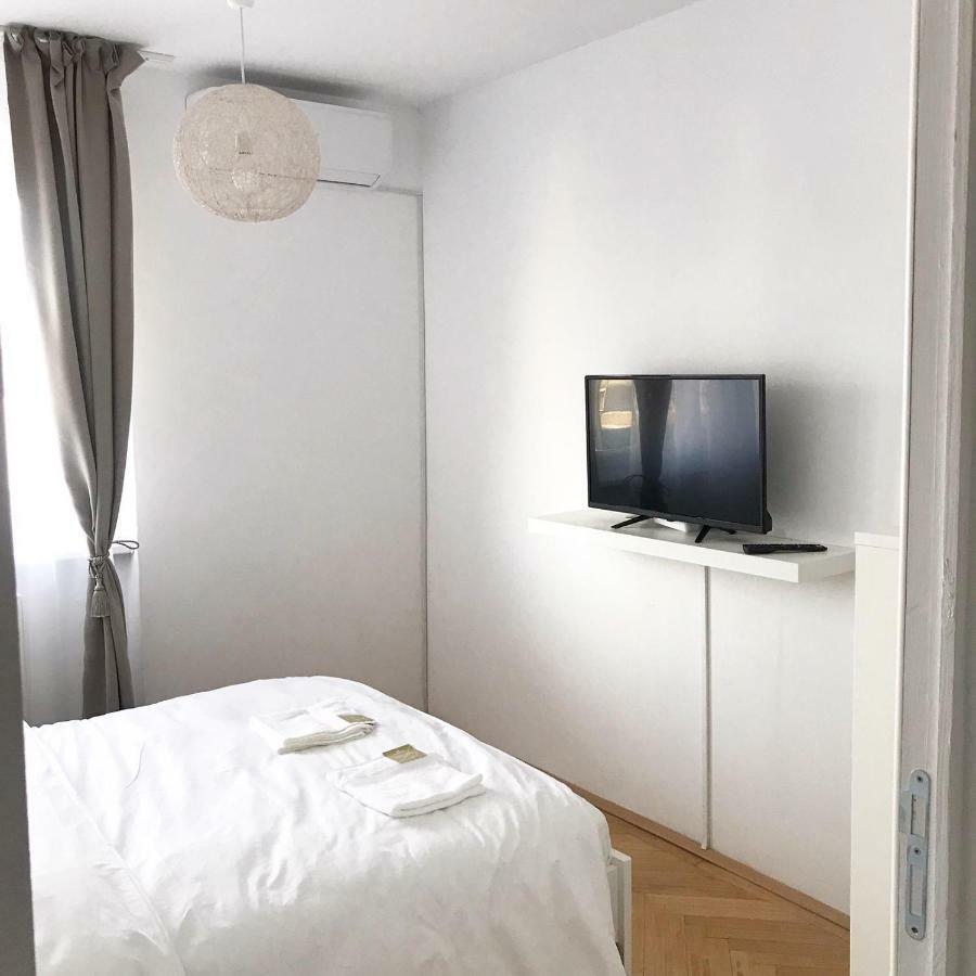 Ultracentral Apt With Center View - Smart Tv - Ac Apartment